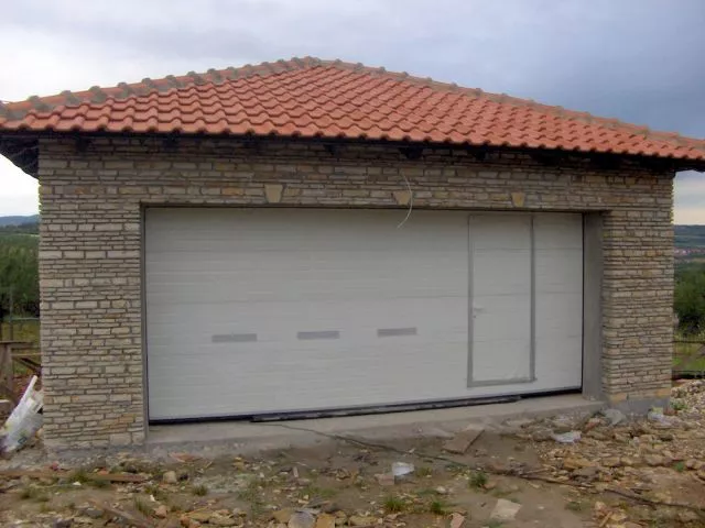 Segmentna garažna vrata model 39 - 0